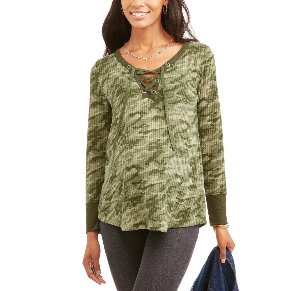 Maternity Camouflage blouse. 2X.
